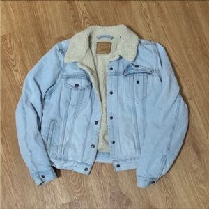 Levi's Light Blue Denim Jacket with Cream Sherpa Lining